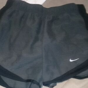 Nike Women's Black Athletic Shorts Size Small